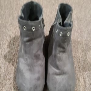 Justice ankle booties in women's size 8